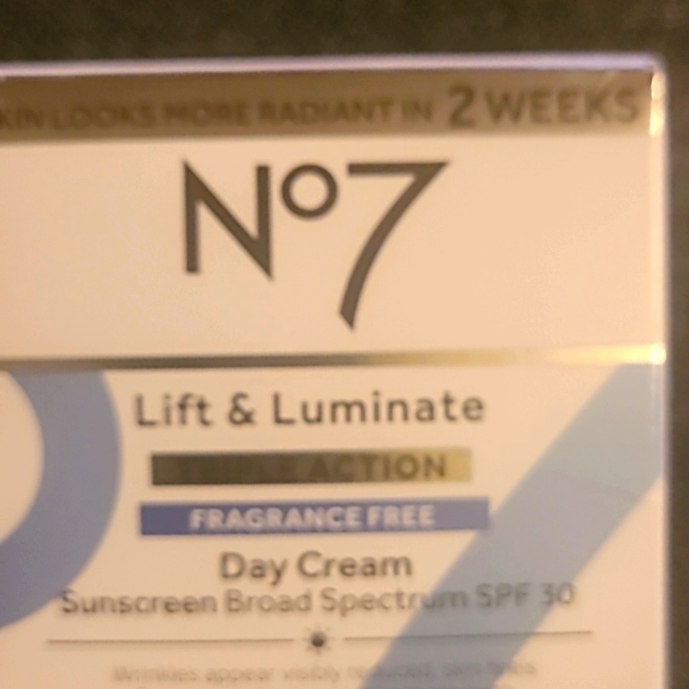 NO7 LIFT LUMINATE TRIPLE ACTION DAY CREAM GRAGRANCE FREE SPF 30 Wrinkle Reducer